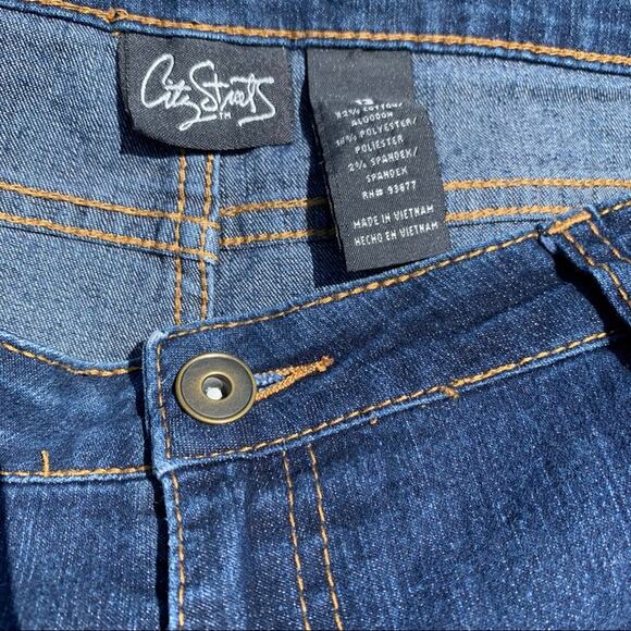 City Streets Blue Jean Mini Shorts Size 13 - Picture 6 of 6